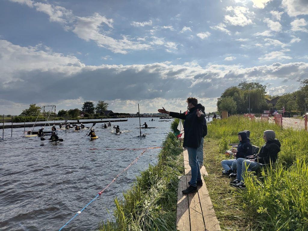 Captain Lucas V zegt: achter!