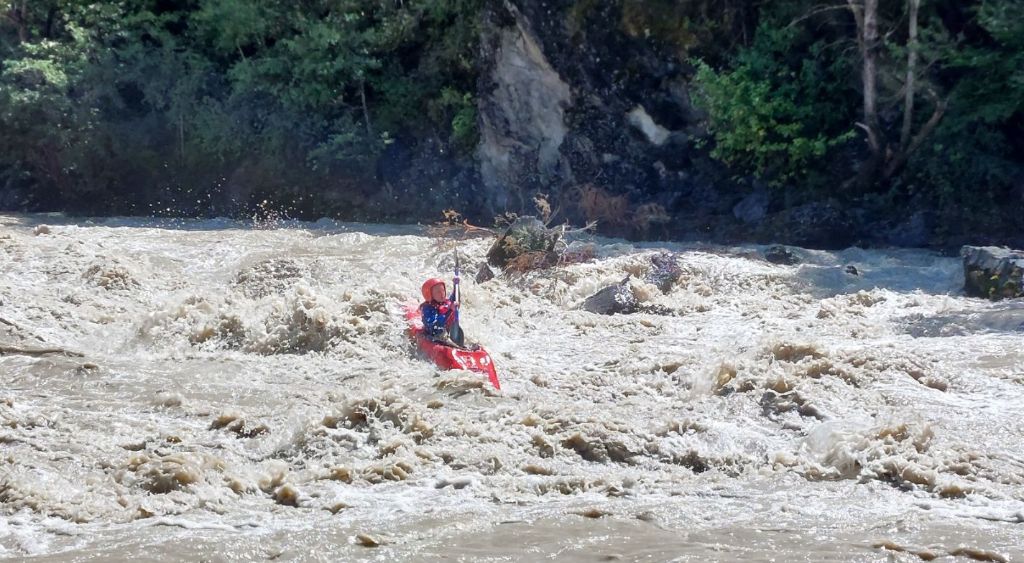 De kajak van J. ging best steil