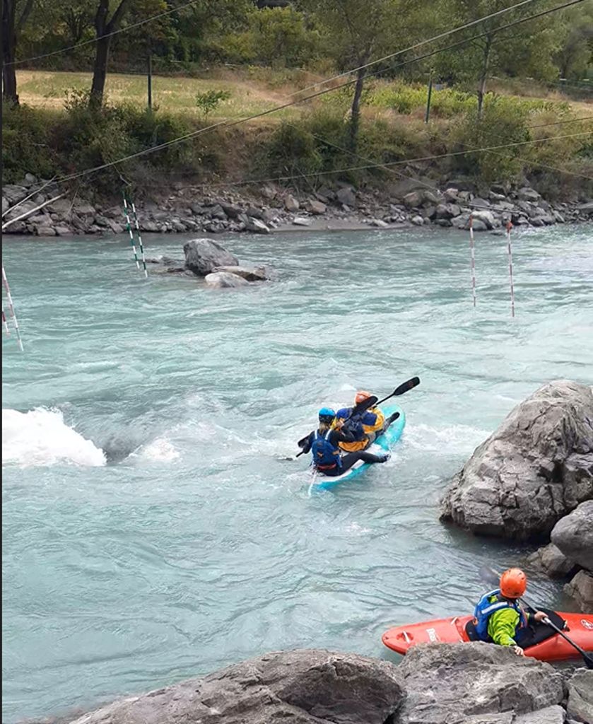 Met z’n tweeën op een sup dan, gaat dat dan wel goed? (Nee.)