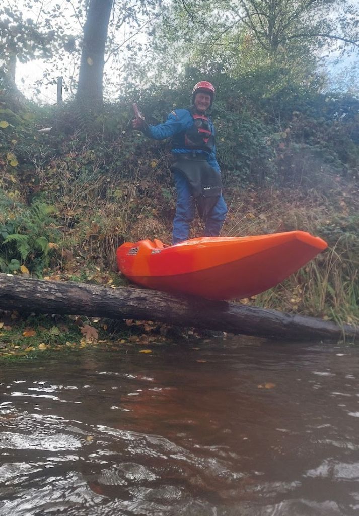 Je vindt in België ook van alles langs de kant van de rivier.